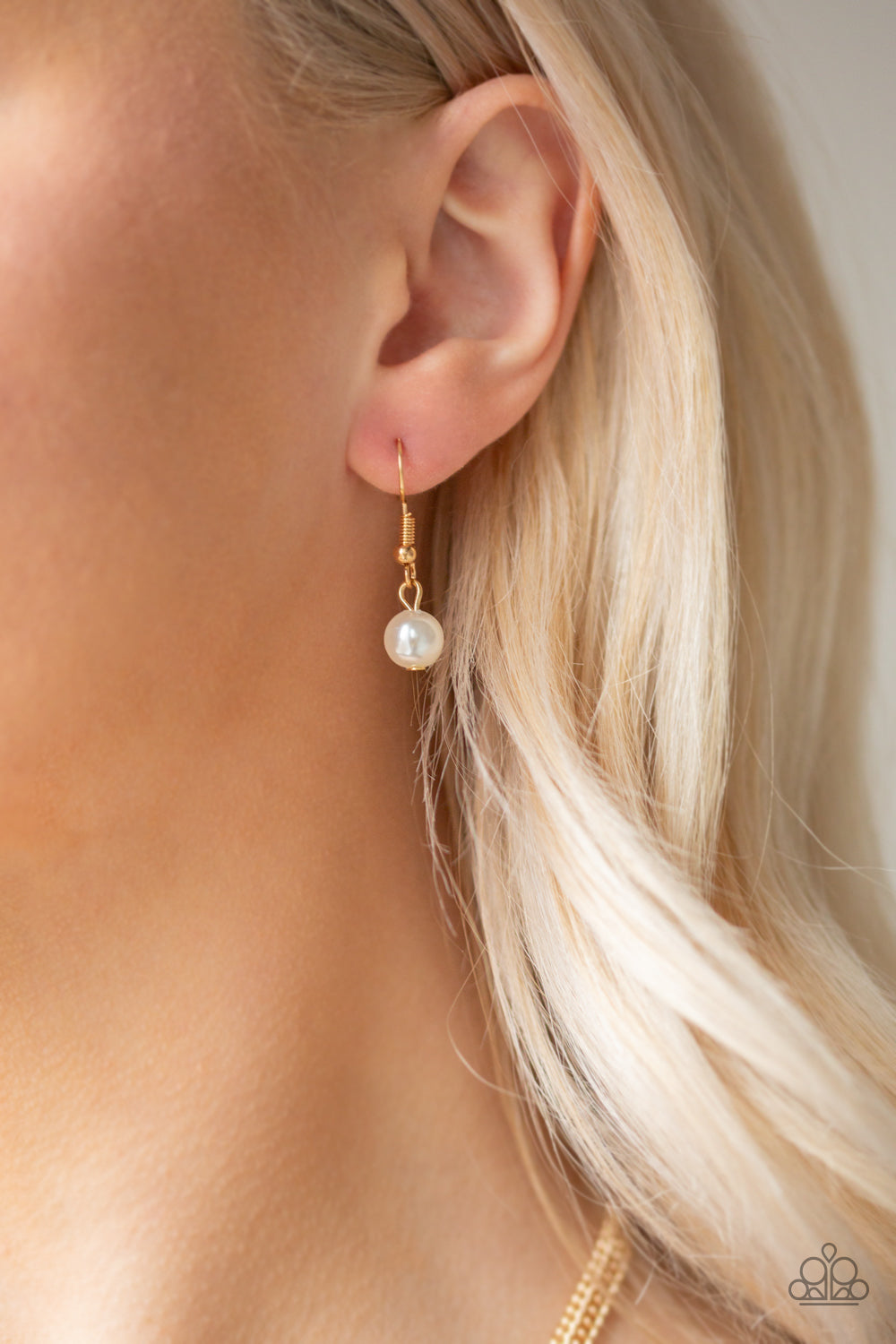 Regal Refinement - Gold (N0889)