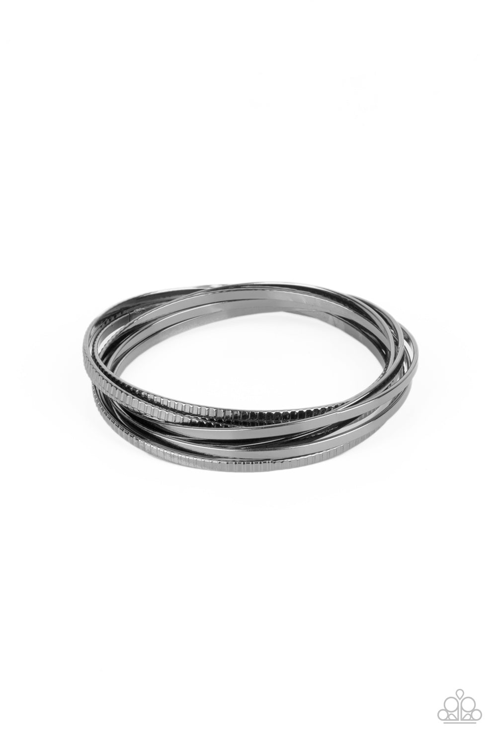 Trending in Tread - Black/gunmetal (B750)