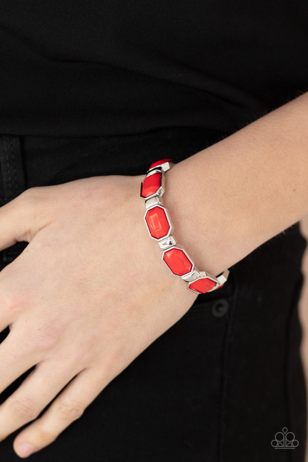 âFashion Fable - Red
