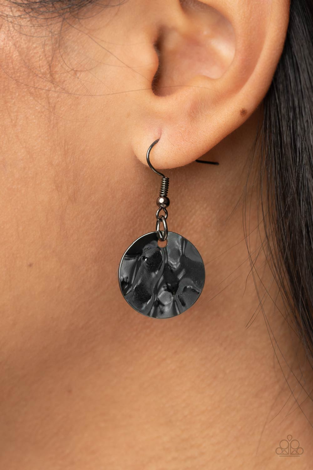 Alluring Luxe - Black & Gunmetal (N0100)