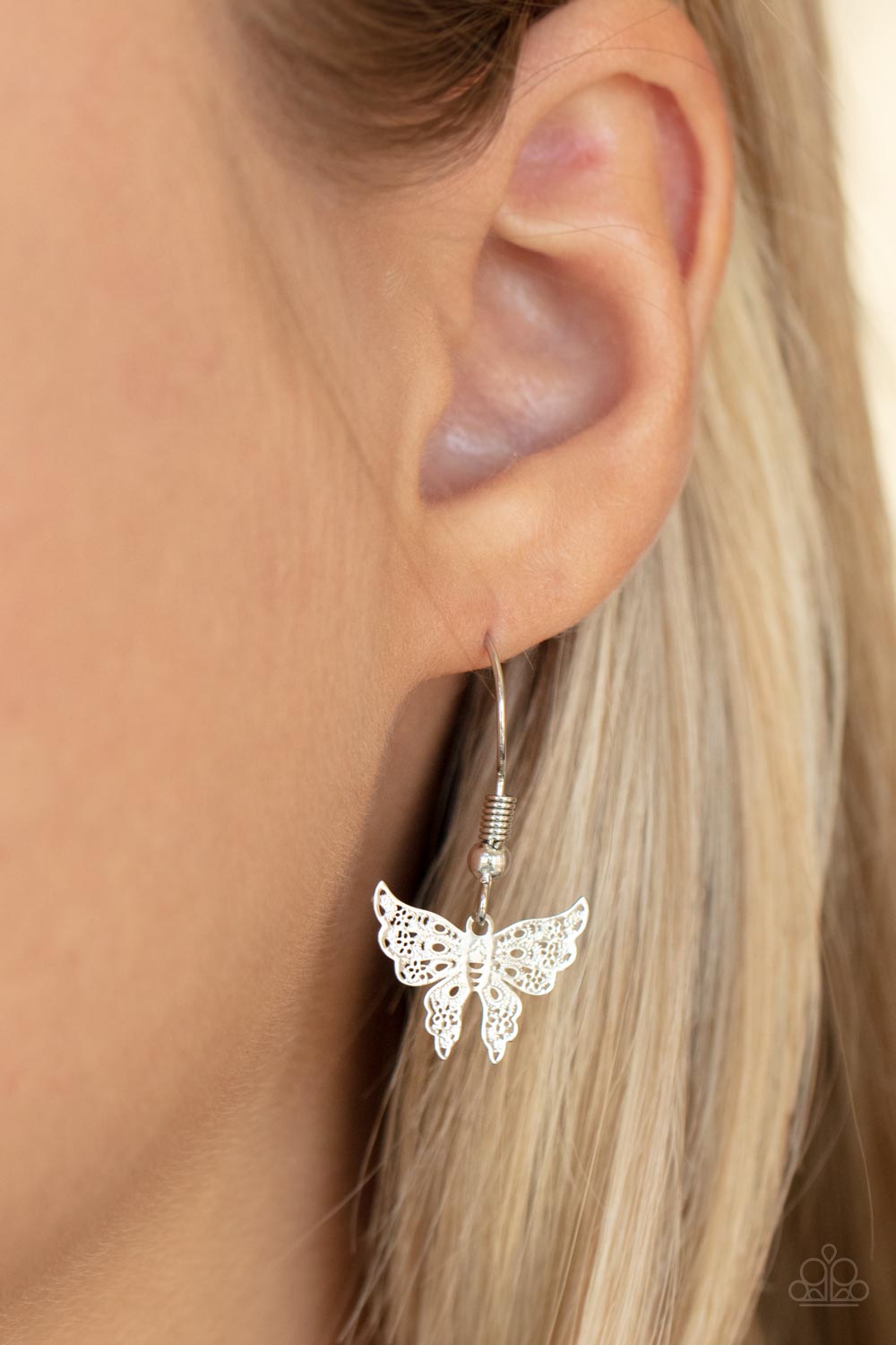 Bountiful Butterflies - White (N0563)