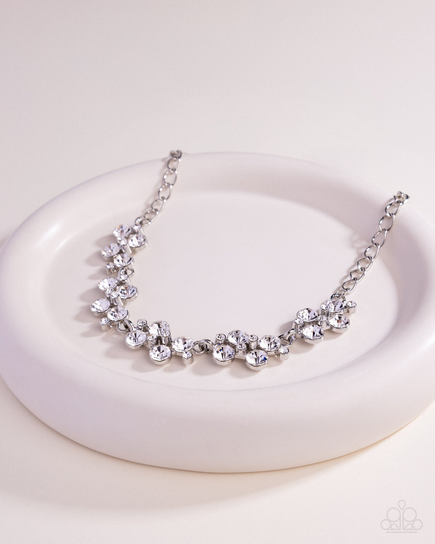 Hollywood Hills - White