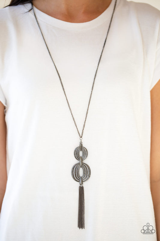 Timelessly Tasseled - Black/gunmetal (N0810)