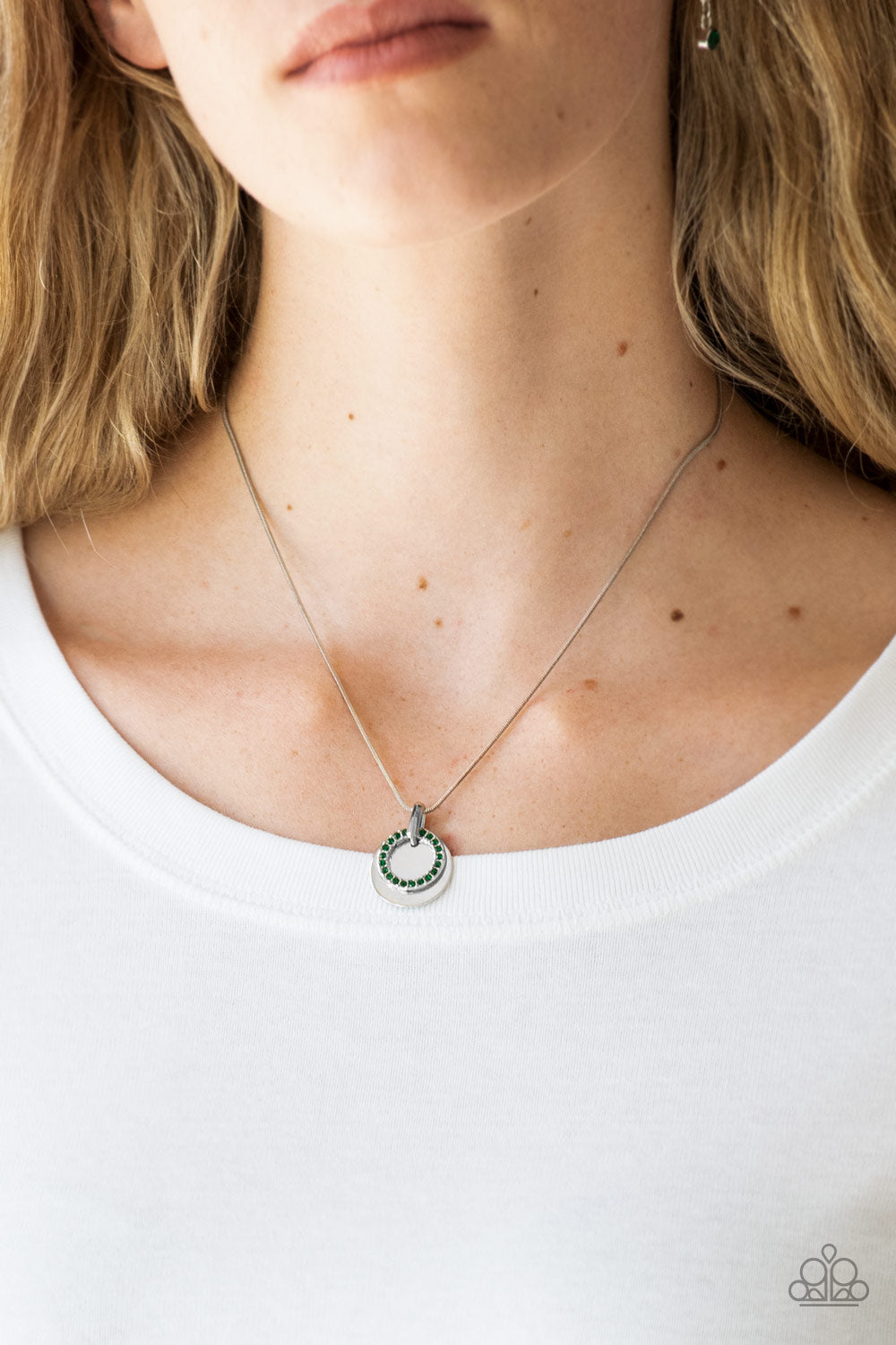 Front and CENTERED - Green (N0994)