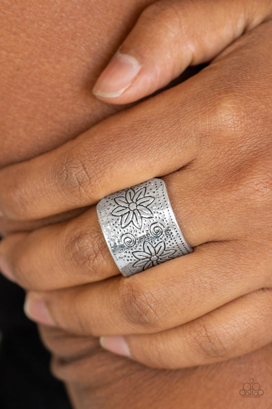 Wild Meadows - Silver (R818)