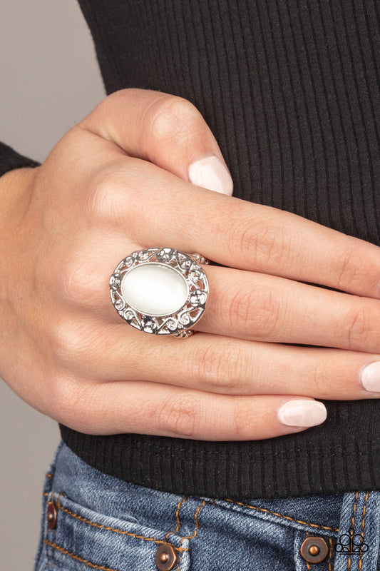 Moonlit Marigold - White (R938)