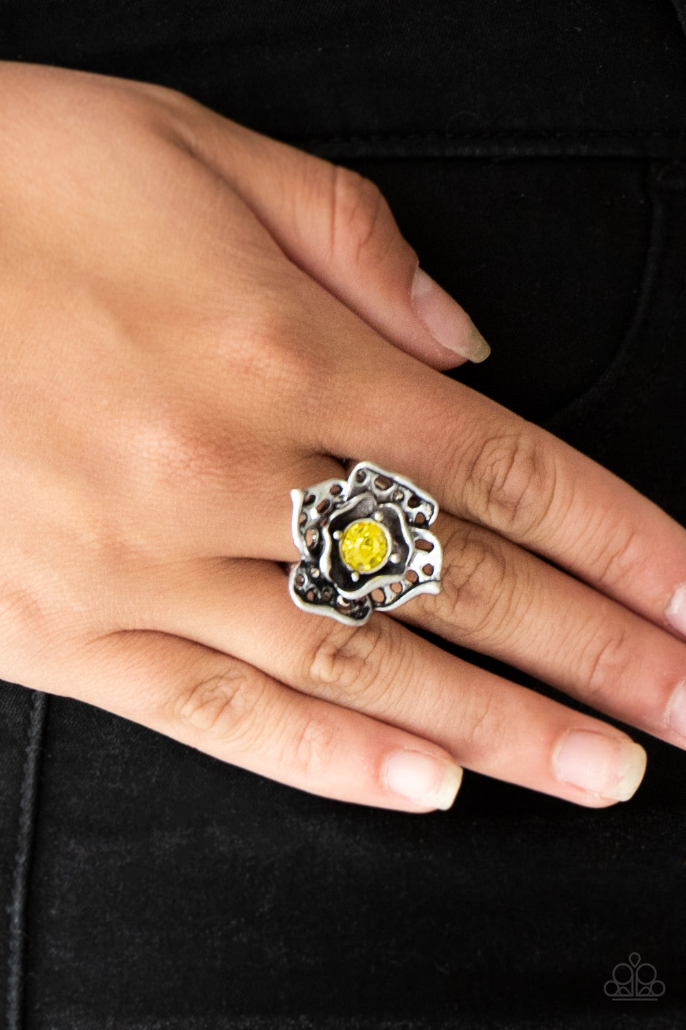 Glowing Gardens - Yellow (R956)