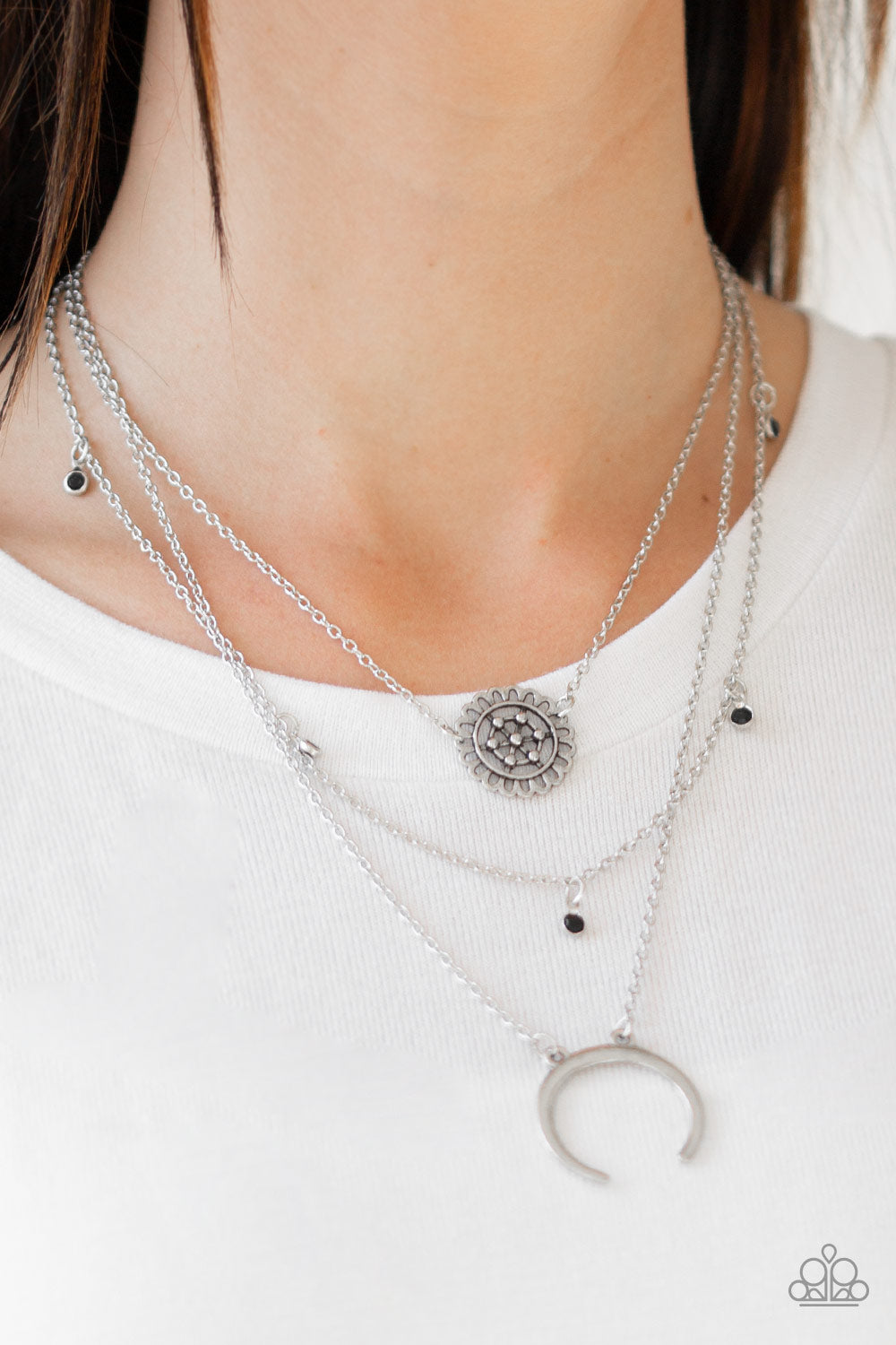 Lunar Lotus - Black (N0156)
