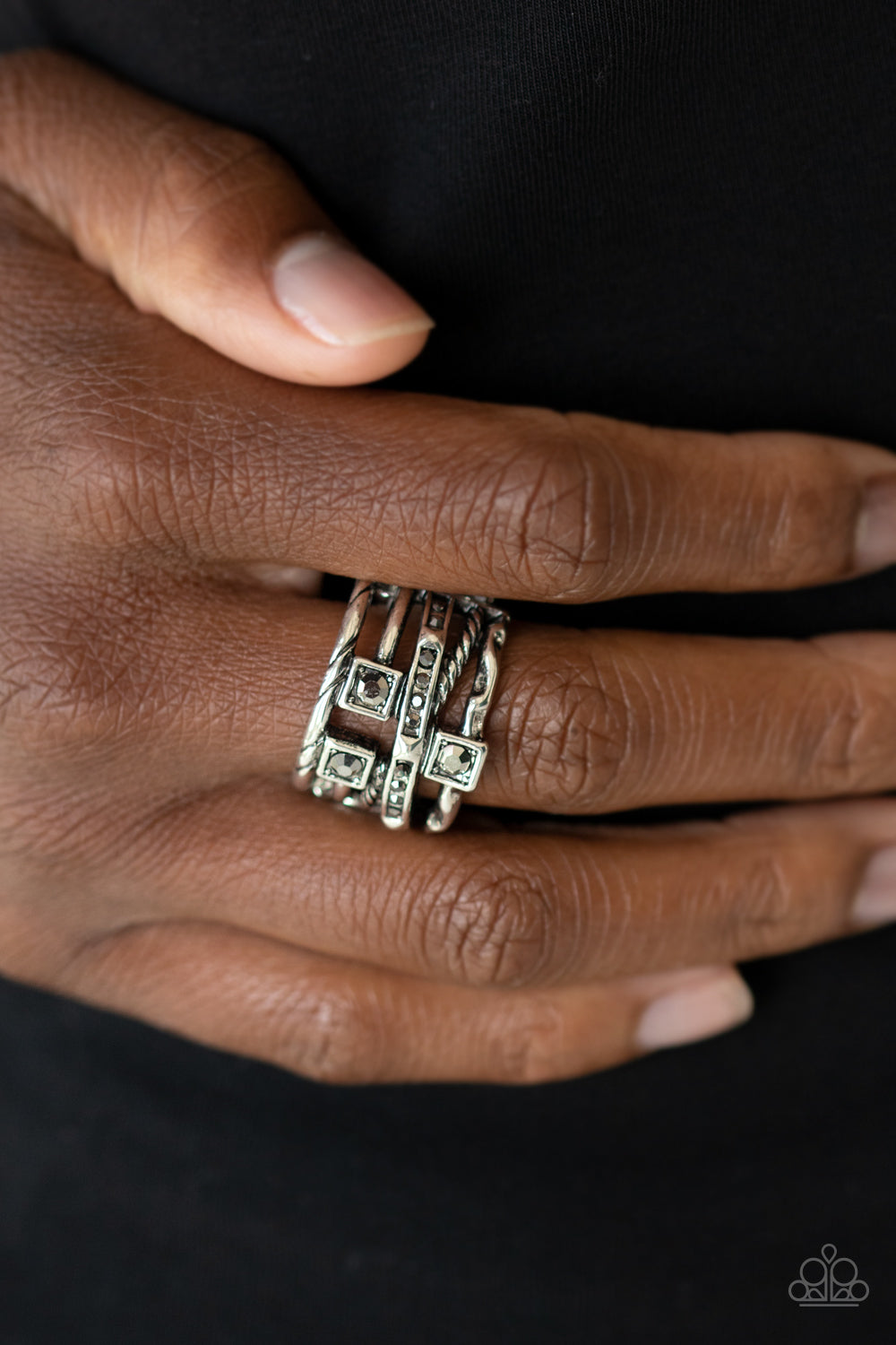 Couture Connoisseur - Silver (R770)