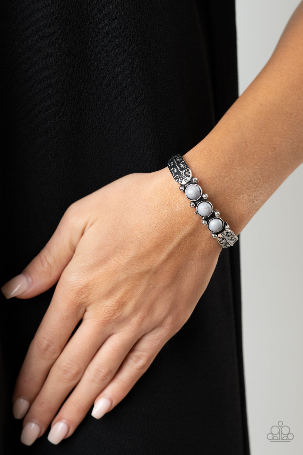 Mojave Glyphs - Silver (B1217)