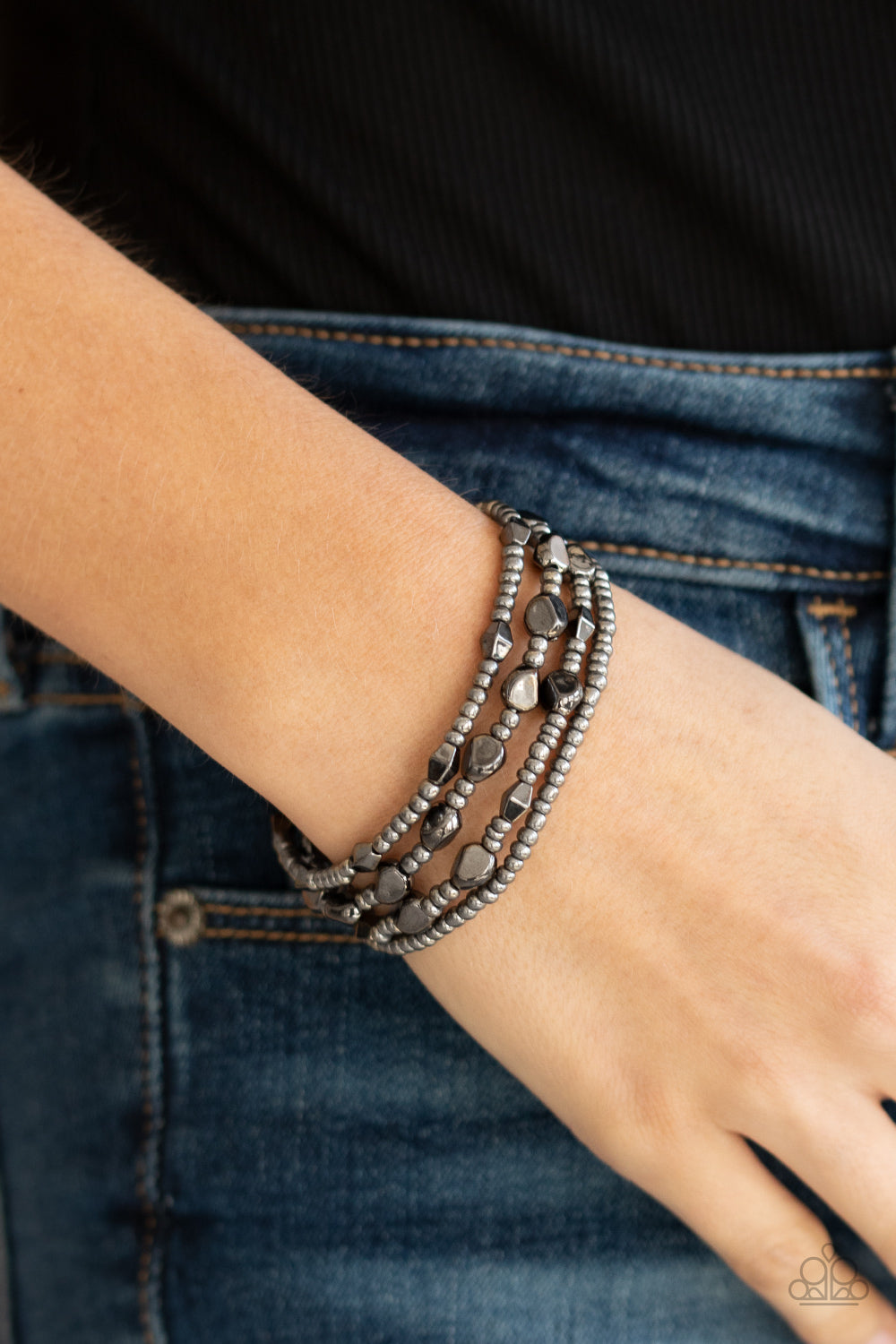 Fashionably Faceted - Black (gunmetal)