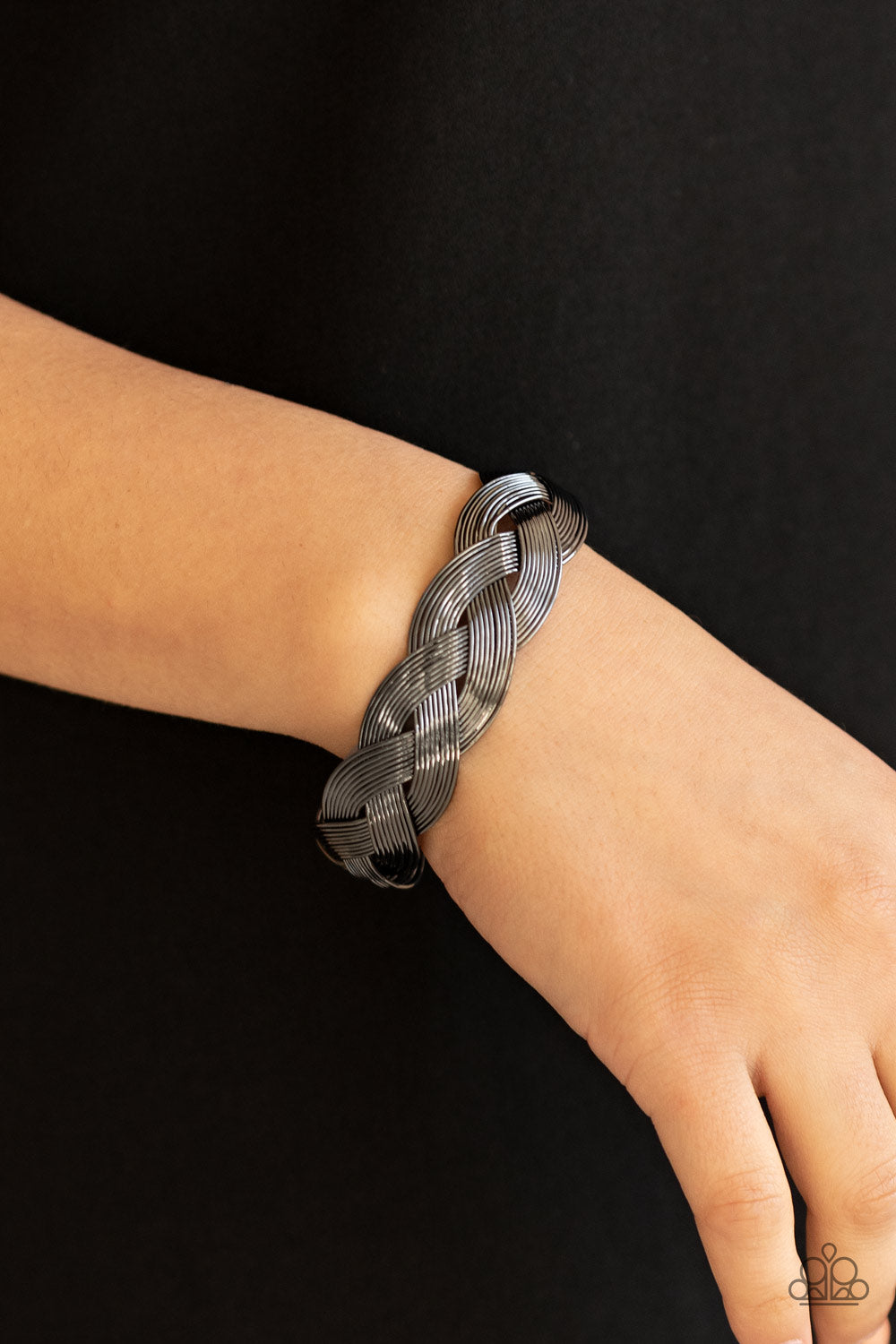 Woven Wonder - Black/gunmetal (B753)
