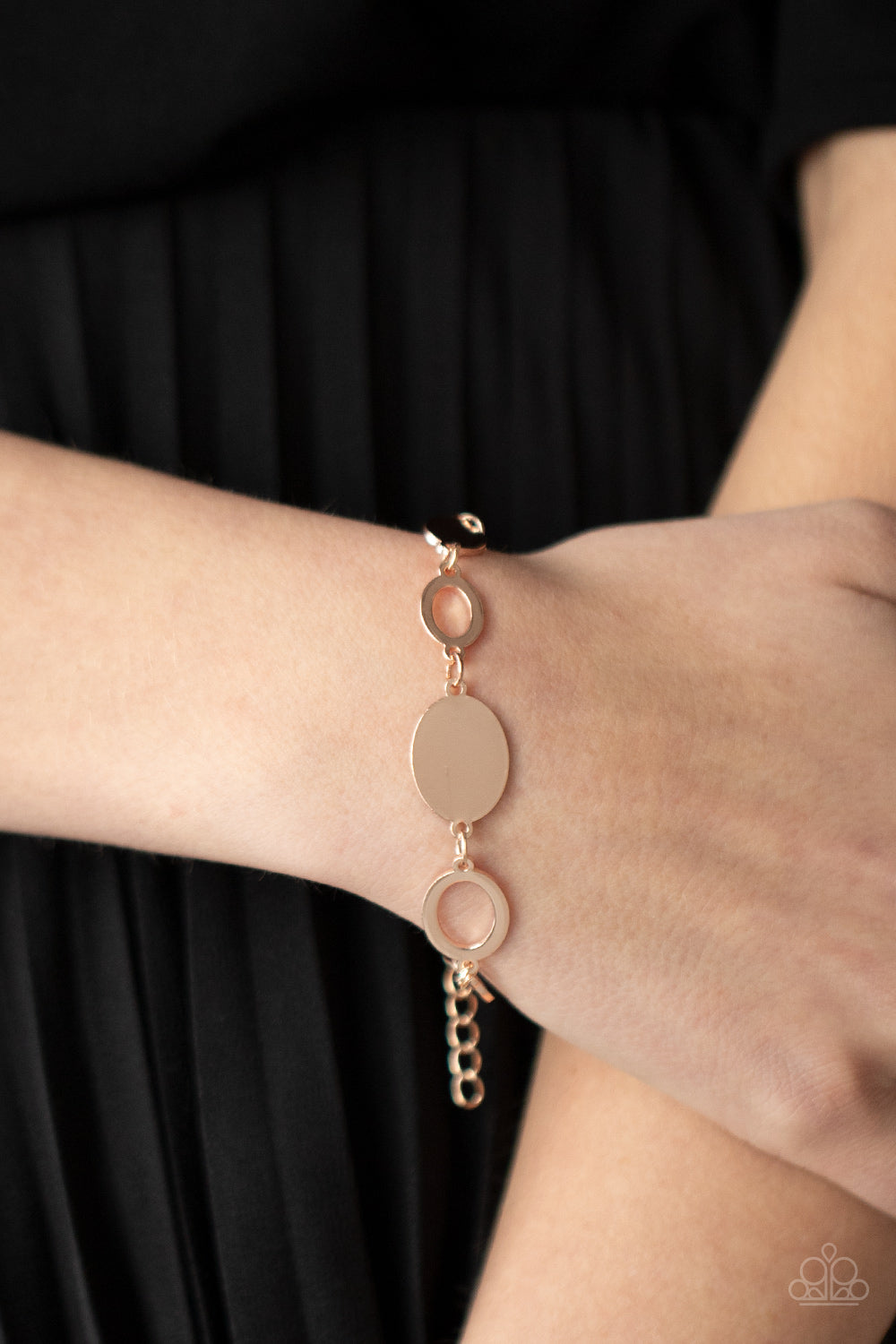 OVAL and Out - Rose Gold (B813)