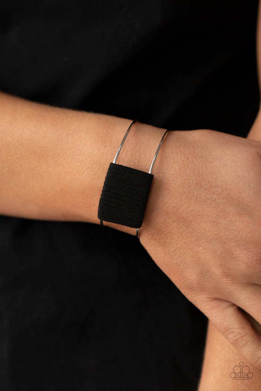 Free Expression - Black (B238)