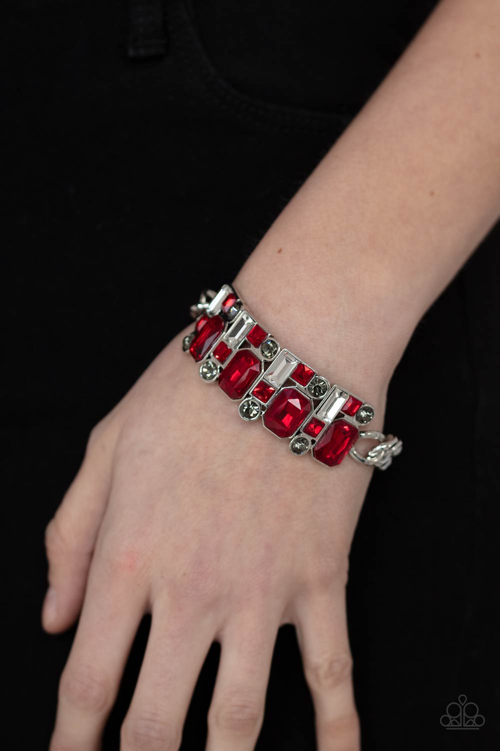 Urban Crest - Red (B105)