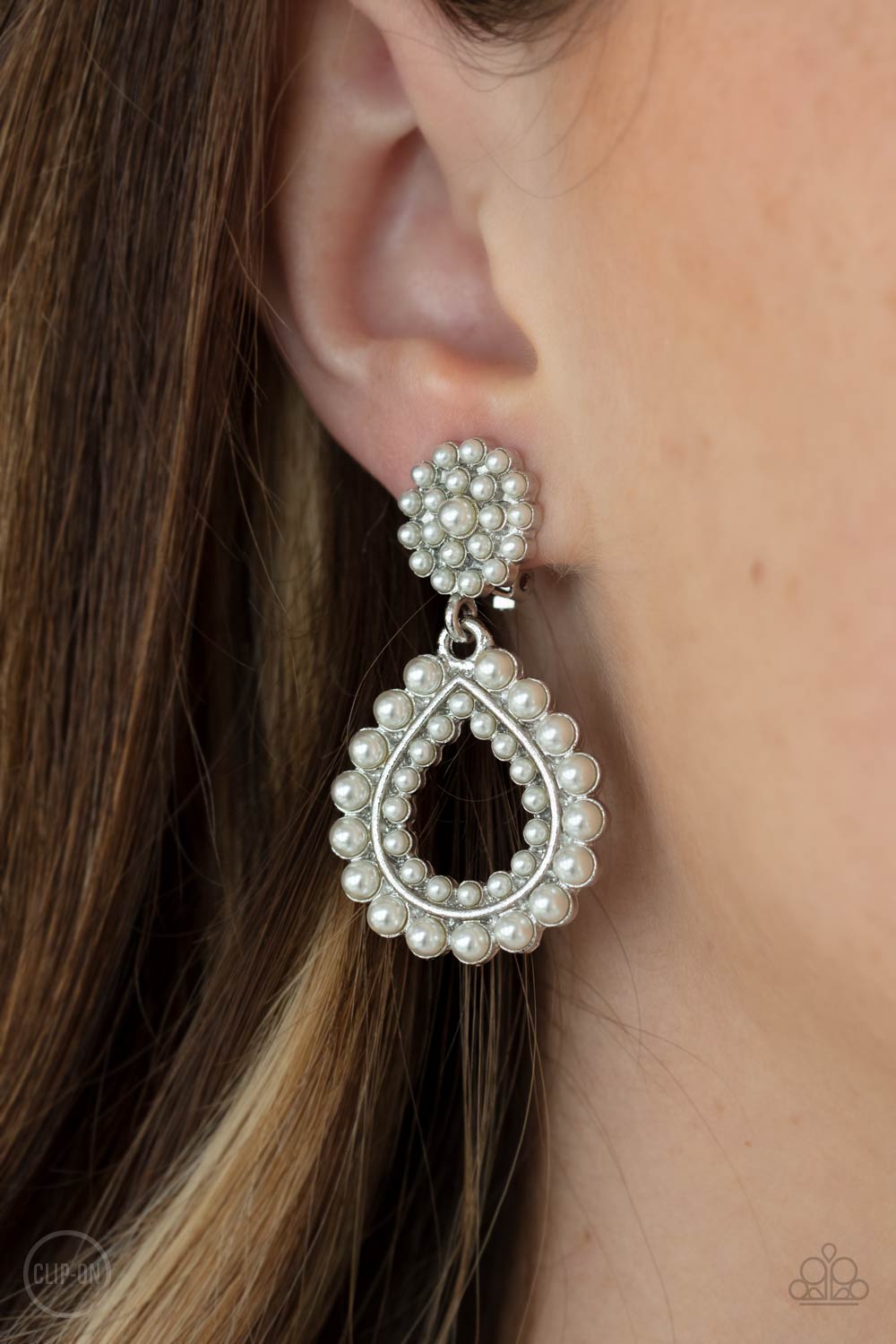 Discerning Droplets - White (E525)