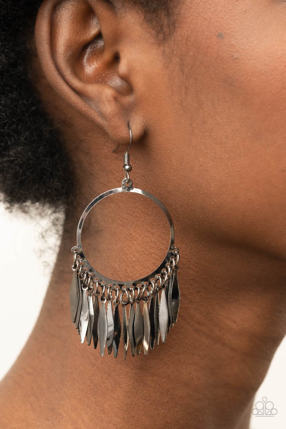 Radiant Chimes - Black/gunmetal (E728)