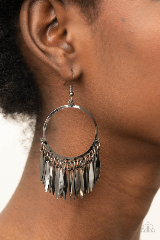 Radiant Chimes - Black/gunmetal (E728)