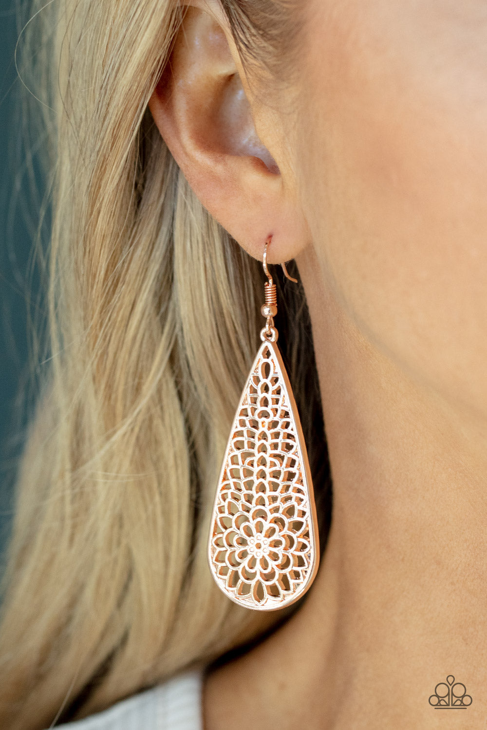 âPosy Pasture - Rose Gold