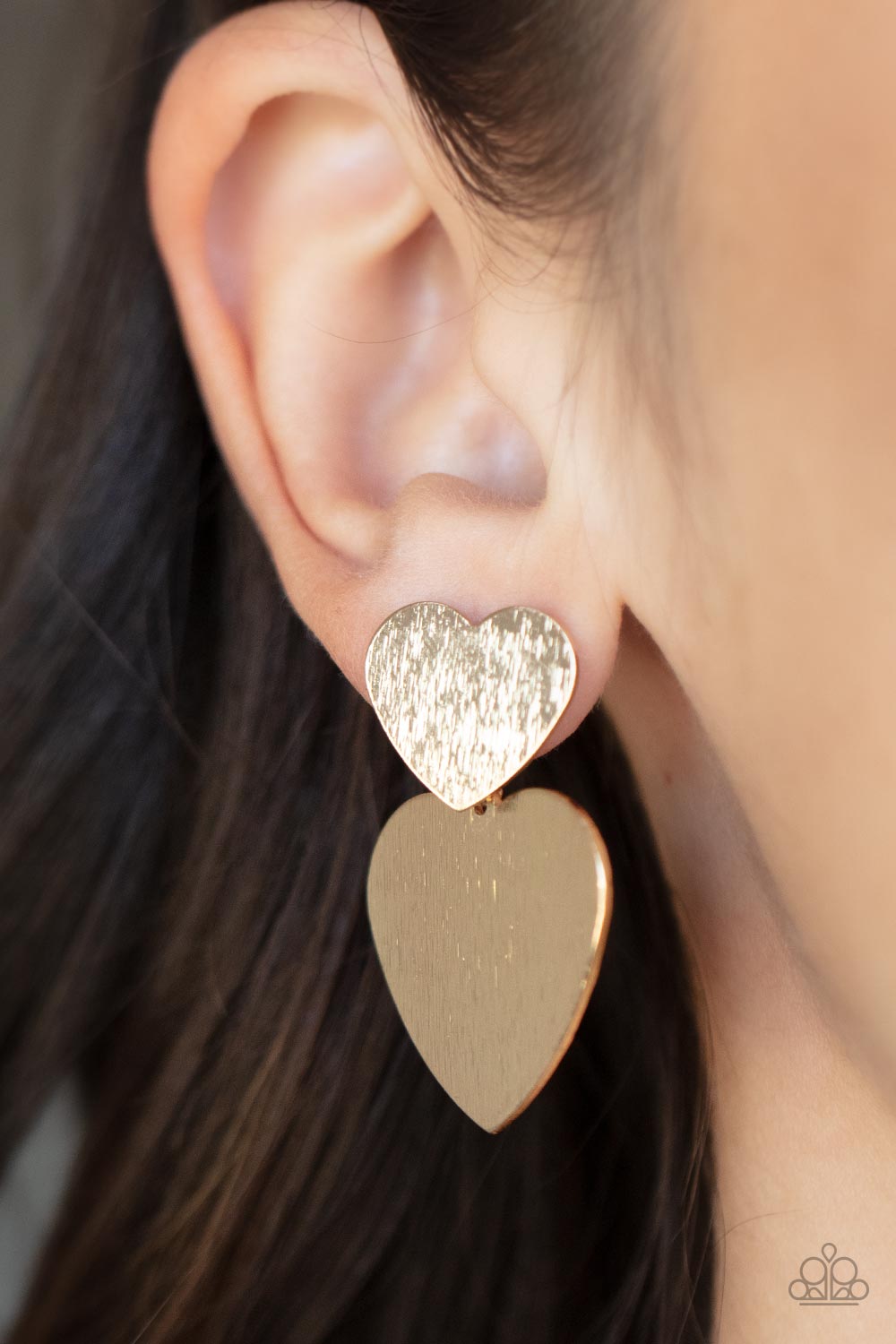 âHeart-Racing Refinement - Gold