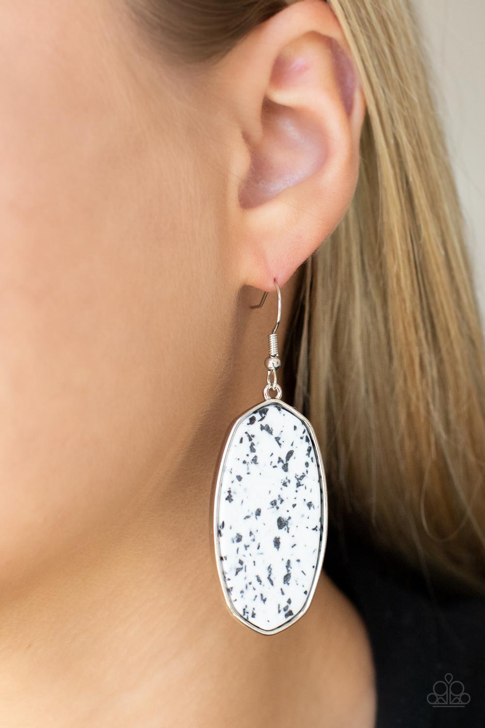 Stone Sculptures - White (E248)