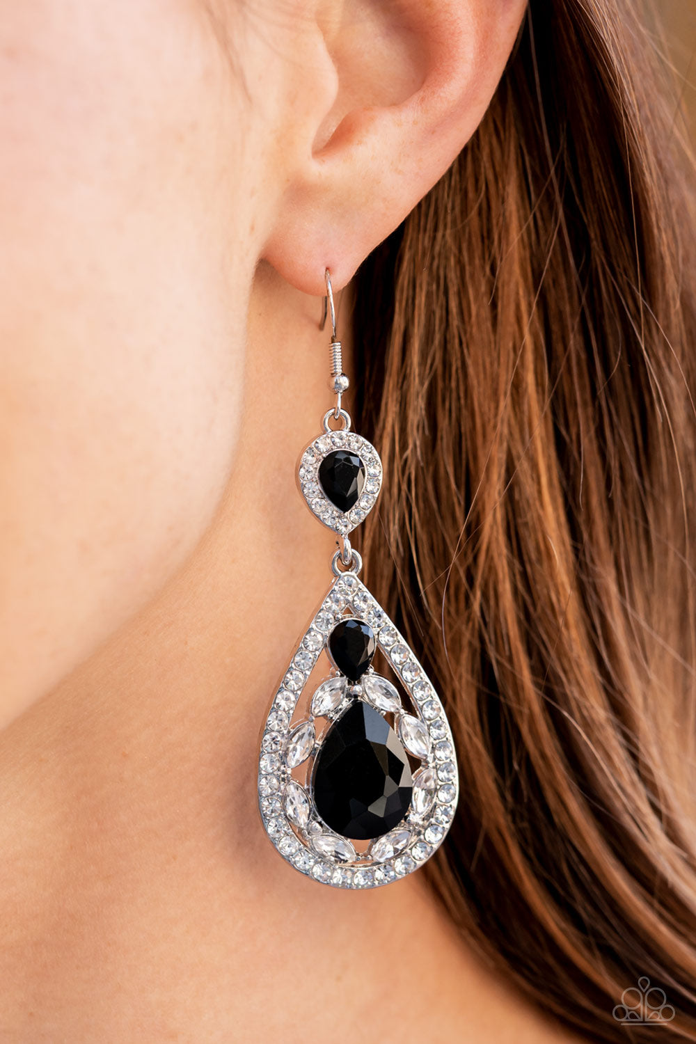 Posh Pageantry - Black (E882)