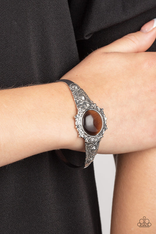 Extravagantly Enchanting - Brown (B520)