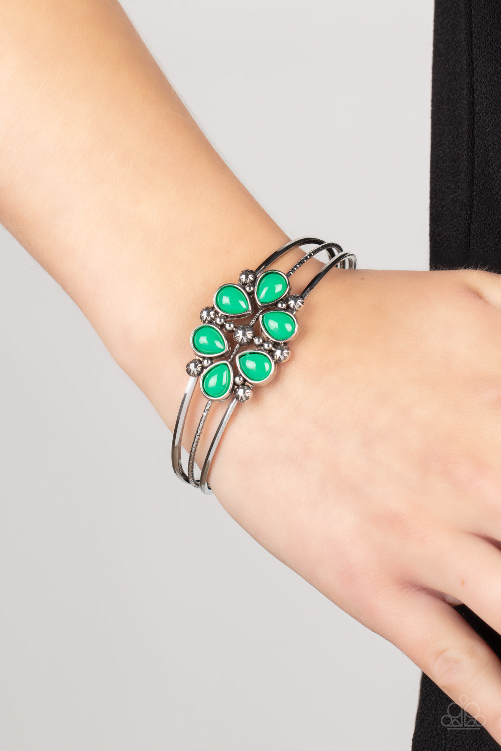 Taj Mahal Meadow - Green (B851)