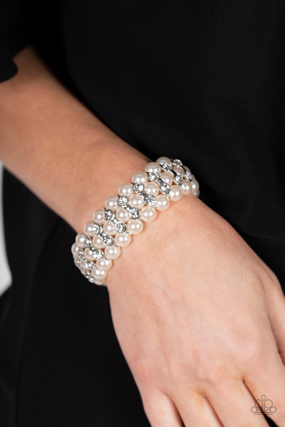 Eiffel Tower Elegance - White (B147)