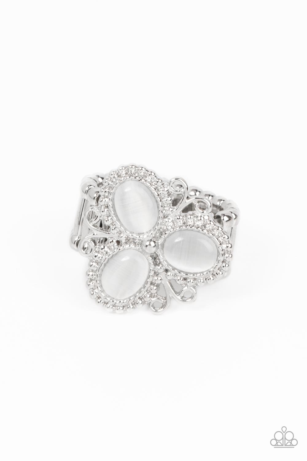 Bewitched Blossoms - White (R946)