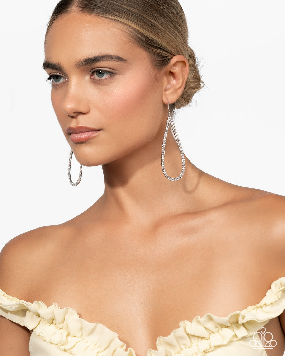 Traditional Twinkle - White (E1742)