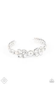 Regal Reminiscence - White (B616)