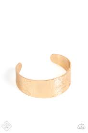 Coolly Curved - Gold (B767)